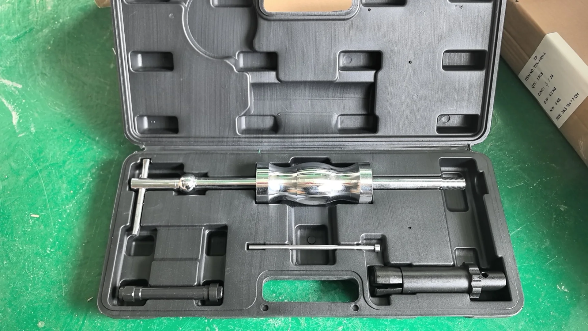 أداة إصلاح السيارات مع أداة إزالة قفل صامولة عجلة المطرقة المنزلقة