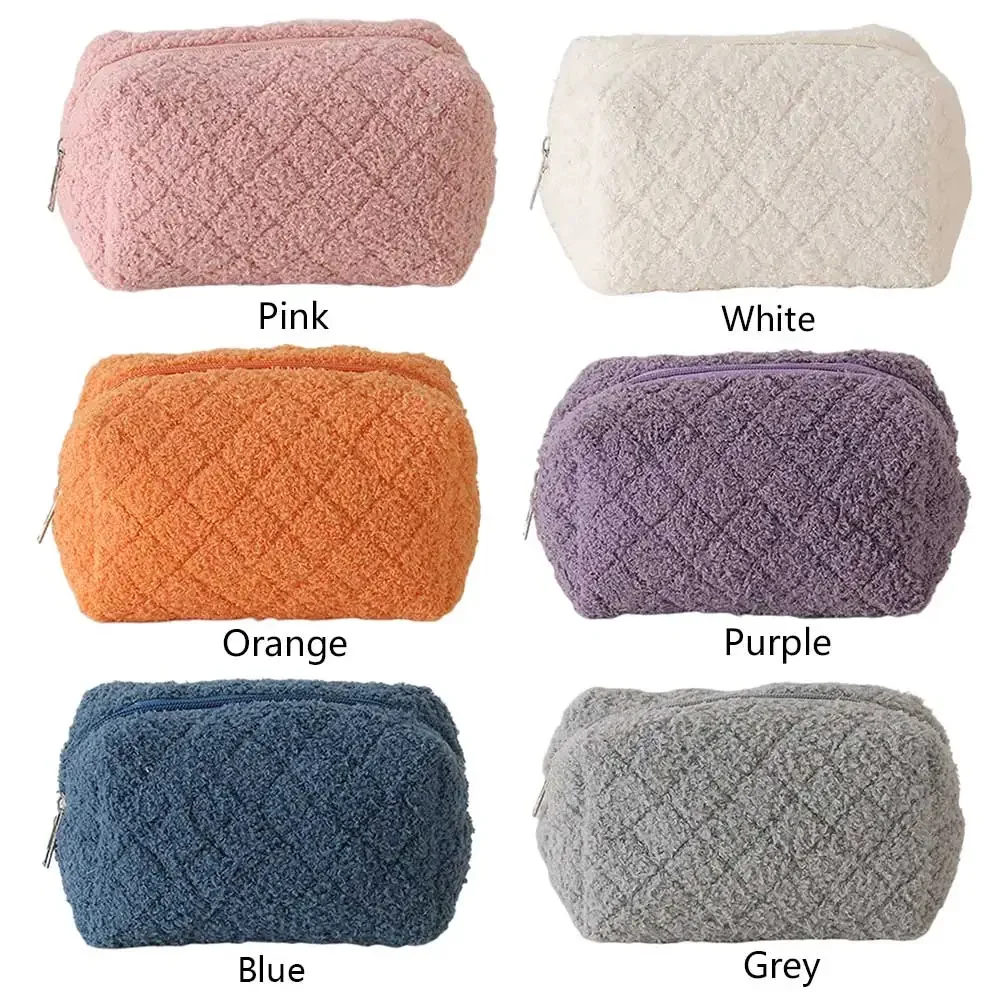 حقيبة مستحضرات تجميل نسائية من القطيفة، محفظة مكياج مبطنة ناعمة مع سحاب بلون سادة للاستخدام اليومي للفتيات الإناث