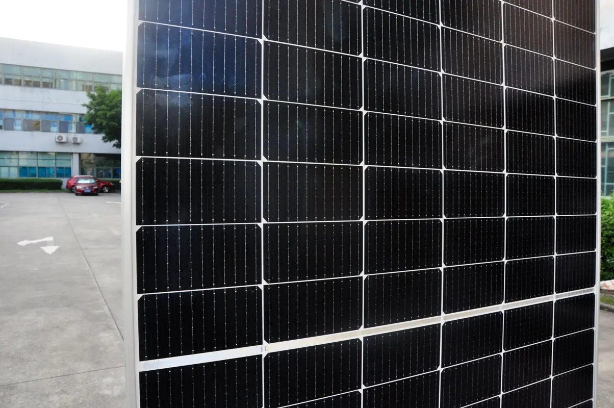 MonocBN-Panneau solaire avec cellules semi-coupées, panneaux photovoltaïques, système hors réseau, piscine domestique, toit de ferme, chargeur solaire MBB, 620W