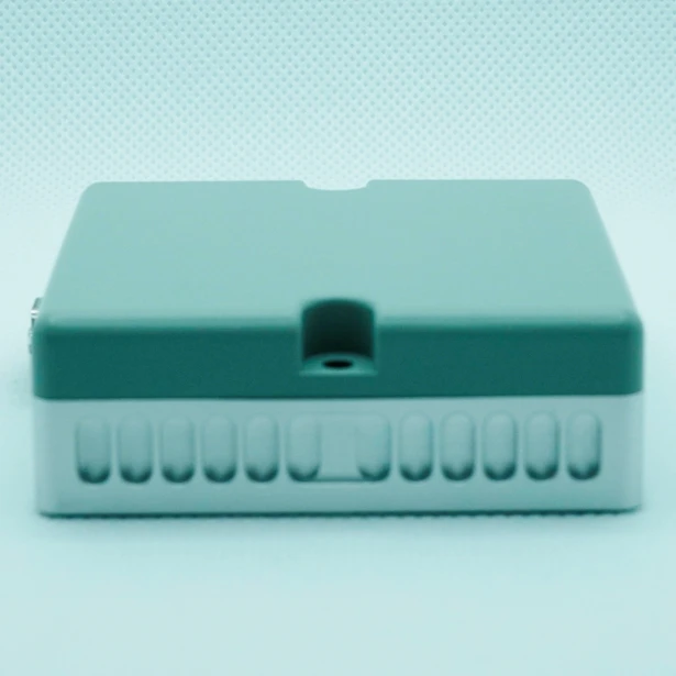 Récepteur d'antenne intégré pour petits drones