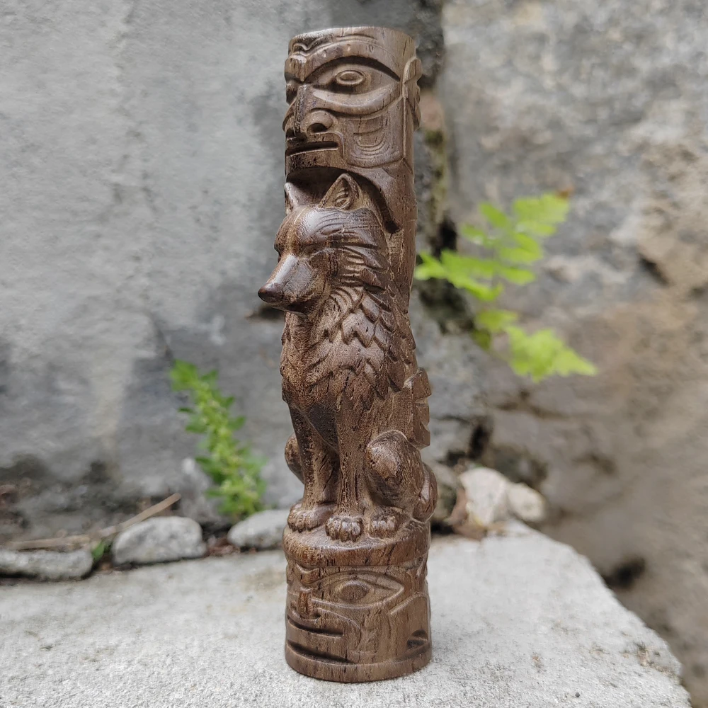 Hand-Carved Wooden Wolf Totem Pillar Ornament, Tribal Style, Suitable for Halloween Decorations, Holiday Decorations, Men's Gifts, Birthday Gifts, Fireplace, Housewarming Gifts, Party Decorations, Home Decor