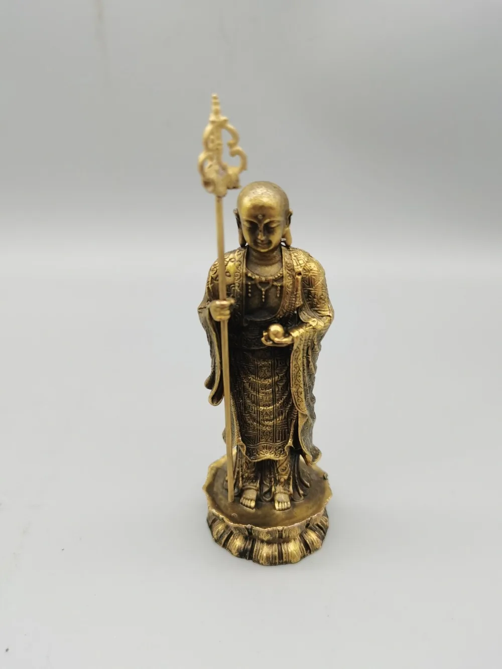 

КИТАЙ антикварная латунь фэншуй Бодхисаттва dizang King маленькая статуя металлические поделки семейные украшения статуя