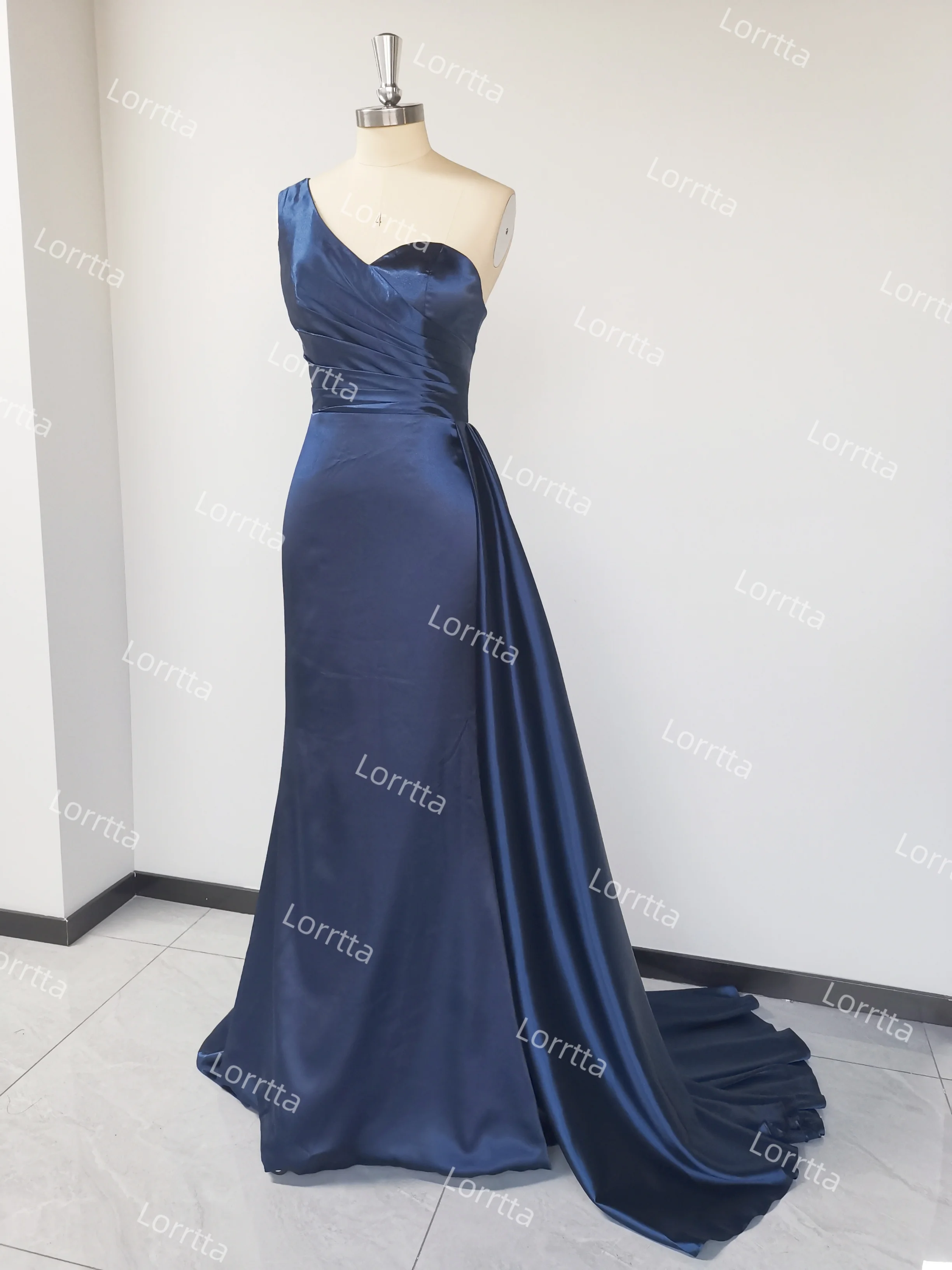 Satin One-Shoulder Bridesmaid Dresses Pleats Backless Sweep Train Cocktail Dress Elegant Sleeveless Bodycon Wedding Party Gowns