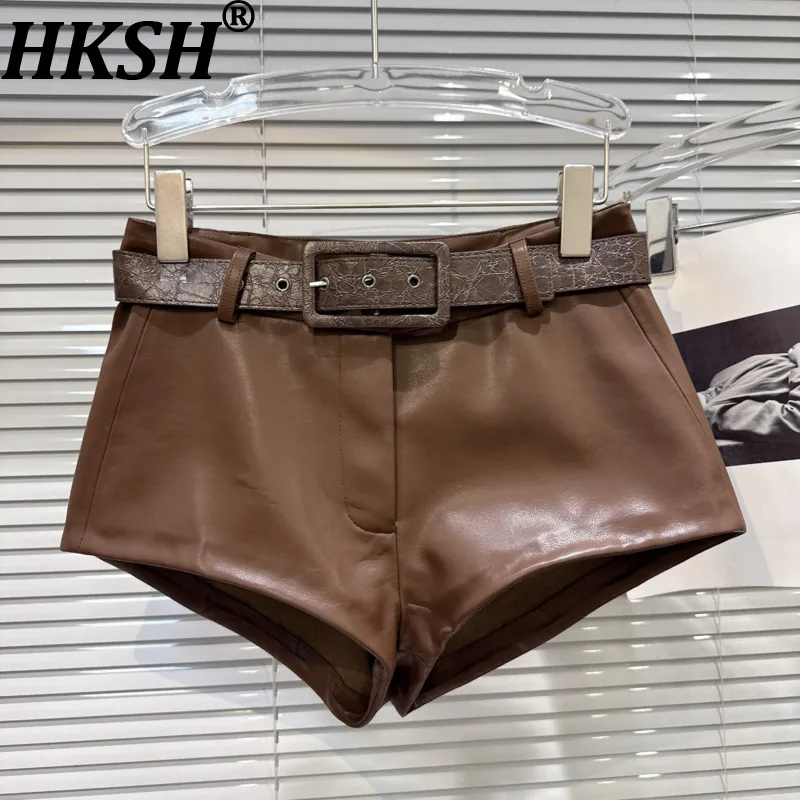 HKSH Women PU Leather Shorts Dark Style Chic Spicy Girl Belt Curved Edge Elegant Trendy High Street Hot Pants Autumn New HK26768