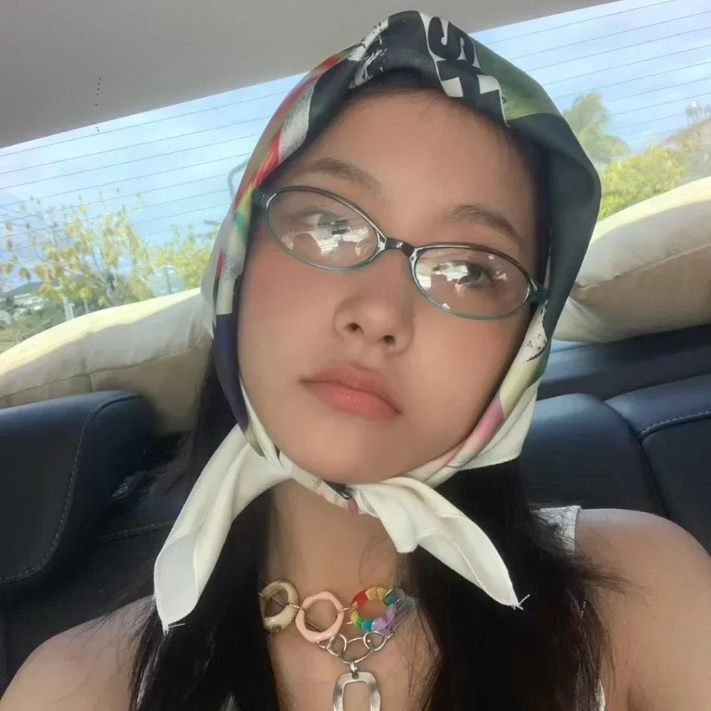 نظارات صغيرة بيضاوية متدرجة للنساء ، إطار أخضر ، ضيقة ، أزياء الفتيات في الهواء الطلق ، ارتداء مع القيادة على شاطئ البحر ، Y2K