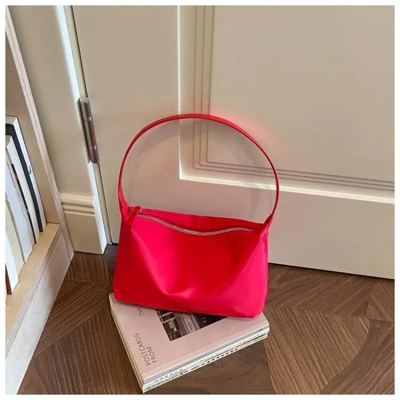 CEEKAY Damen-Umhängetasche, Rot, Nylon, Leichtgewicht, Handtasche mit Reißverschluss, für den täglichen Pendelverkehr, lässig, minimalistisch – Detail 15