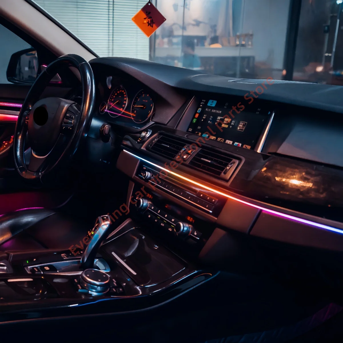 أجزاء الإضاءة المحيطة LED للسيارات لسيارات BMW F10 F11 لوحة تقليم الباب 64 لون تعديل الغلاف الجوي الداخلي APP التحكم في الشاشة