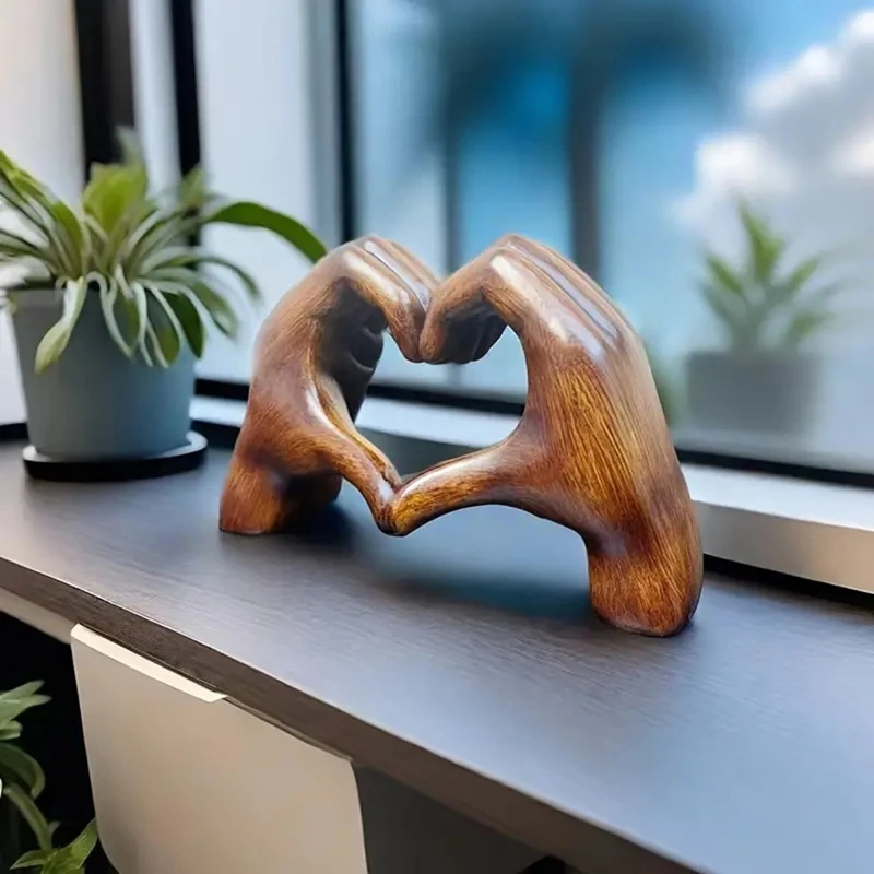 Heart Gesture Sculpture Hand Gesture Statue Resin Heart Sculpture Ornament Lovers Dinning Table Decoration Accessory