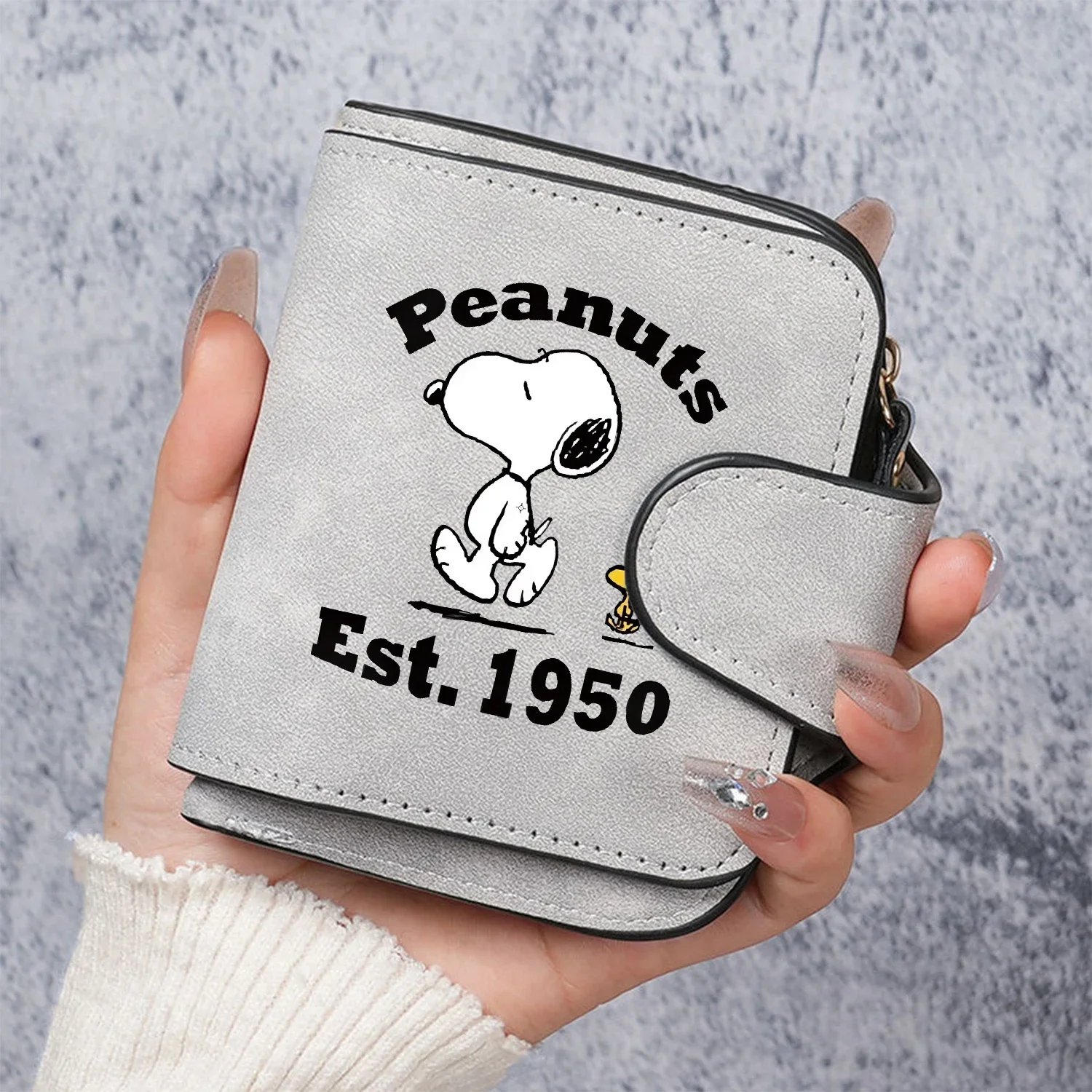 

Кошелек Snoopy с мультяшным дизайном, портативный кошелек на кнопке, держатель для карт в стиле аниме, кошелек для монет для мужчин и женщин, модные кошельки, подарок на день рождения