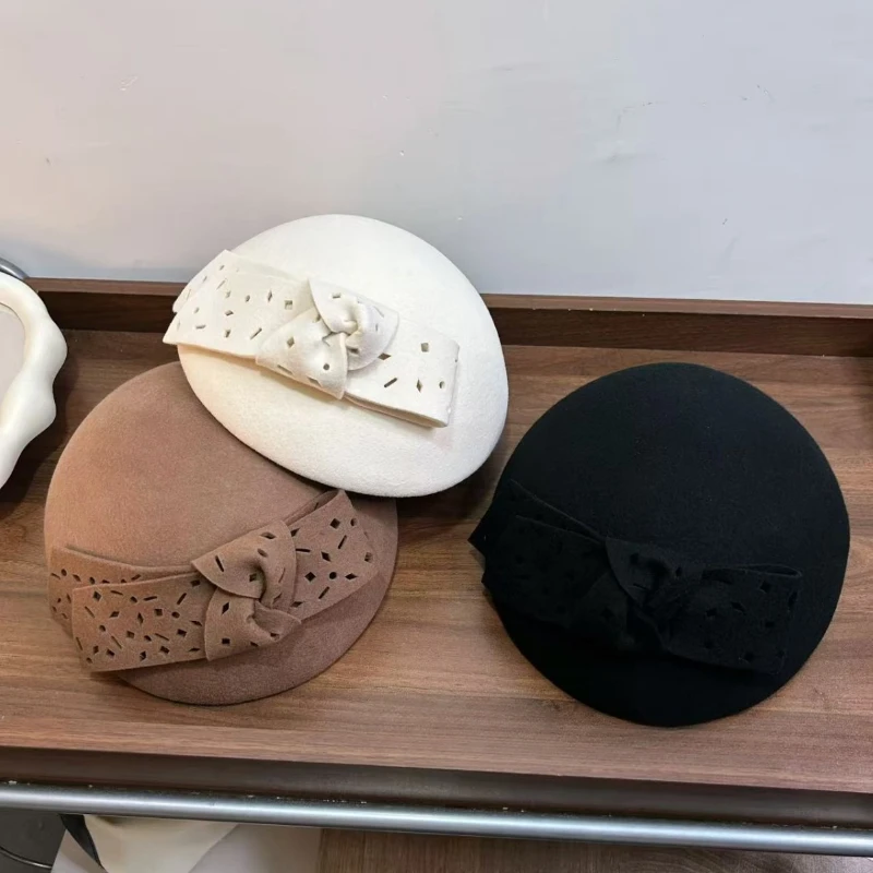 الشتاء موضة الصوف الفاسناتور قبعة قبعة للنساء Bowknot ورأى أبيض أسود فيدورا كوكتيل الكنيسة الزفاف قبعة مستديرة