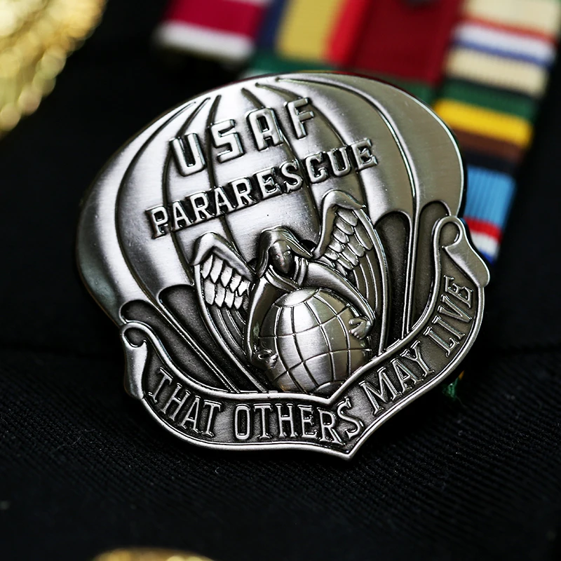 Airforce Rescue Team Beret Cap Badge Metal Pins for Military Enthusiasts Sky Angel Emblem Medal Collection Gift Decoration