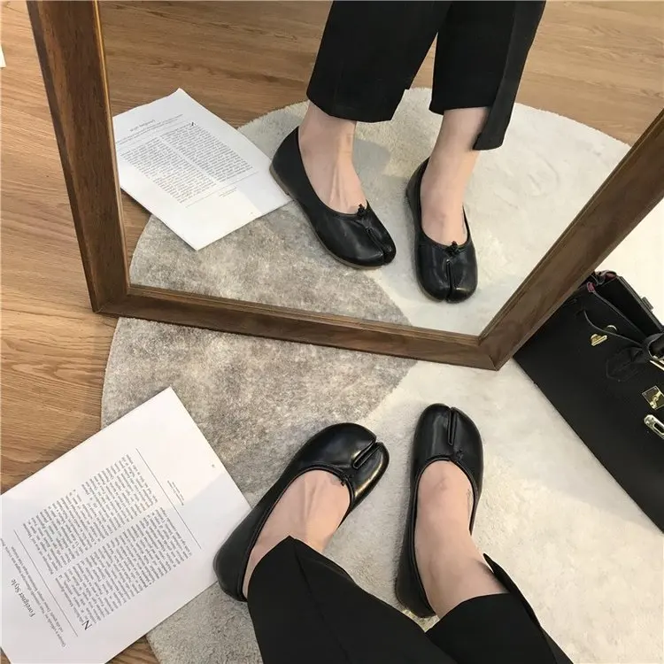 Women Black Tabi Ninja Shoes Woman Microfiber Leather Comfy Flats Split Toe Slippers Soft Bottom Loafers Ladies Moccasins
