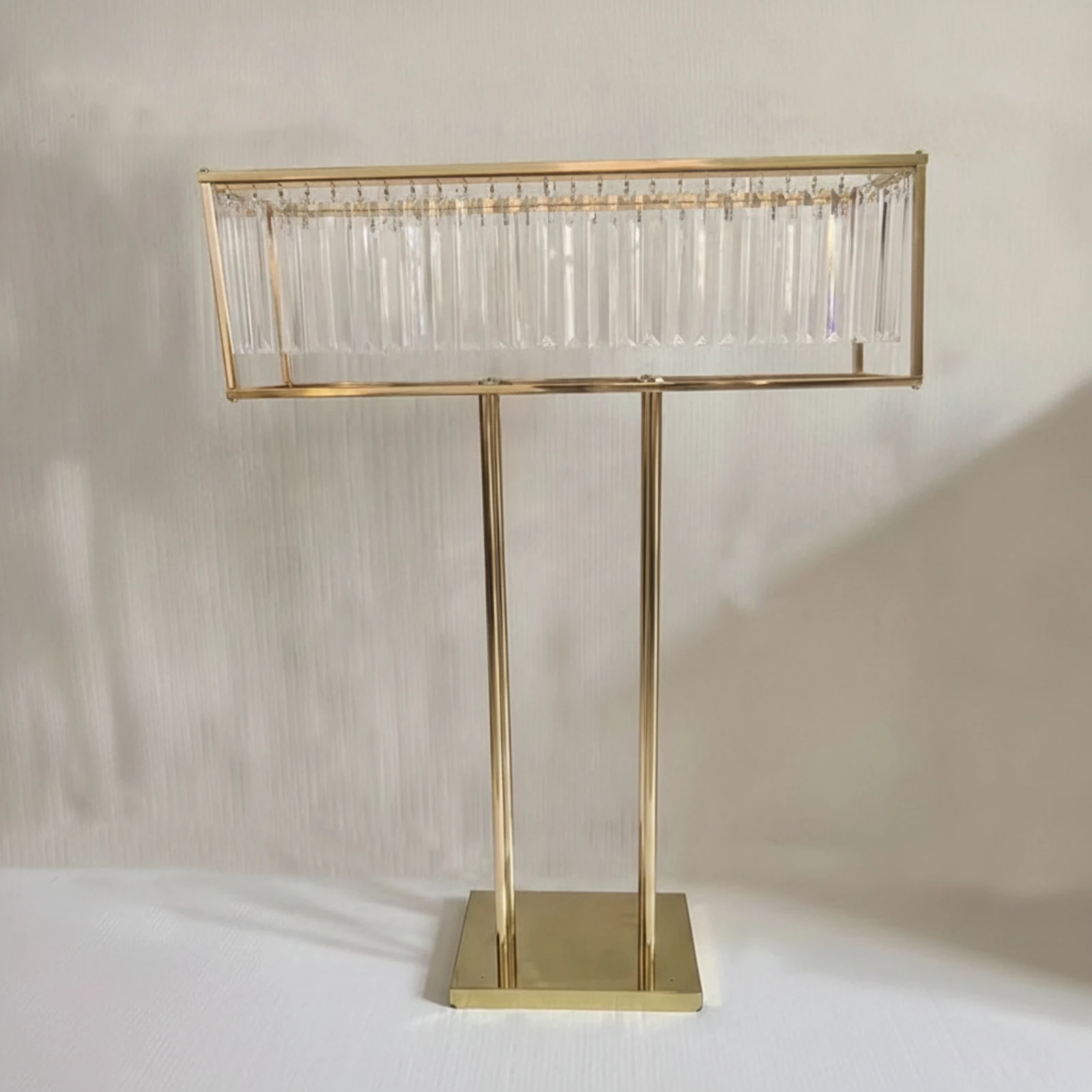 Clear Acrylic Flower Stand Transparent Freestanding Acrylic Floral Display Stand Rectangular Wedding Centerpiece Display Elegant