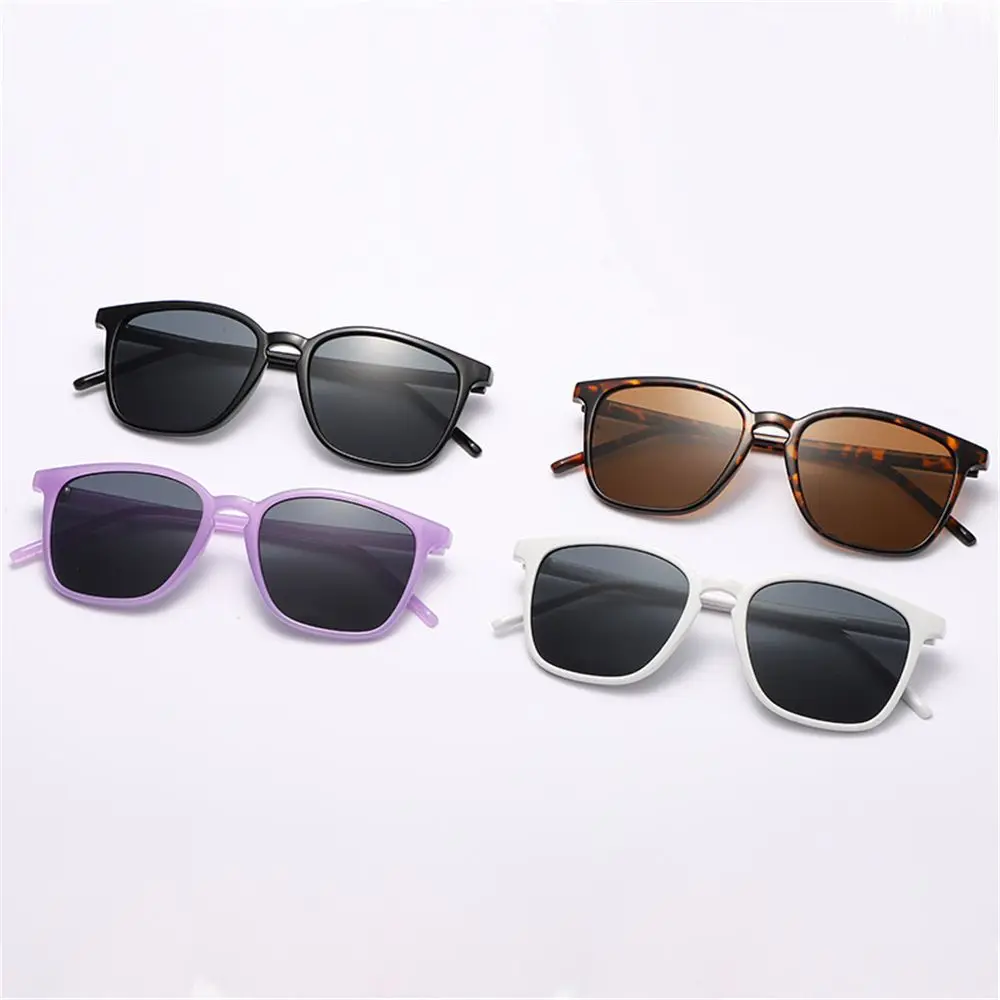 Gafas de sol Retro UV400 para mujer y hombre, lentes de sol cuadradas de alta calidad, tendencia de verano