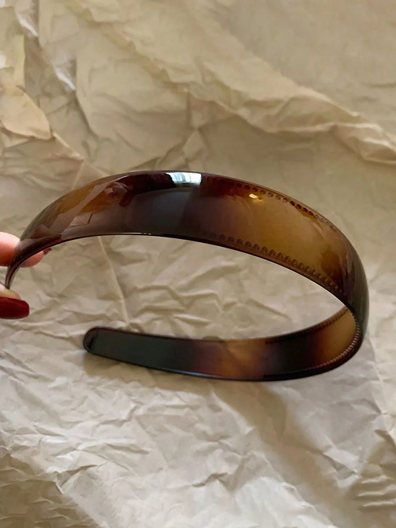 

Women's Plastic Headbands In Black White Tortoiseshell Fashion Minimalist Hair Accessories