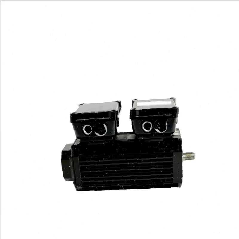 New sealed, LENZE MDSKSBS071-03 synchronous servo motor with square housing and heat sink