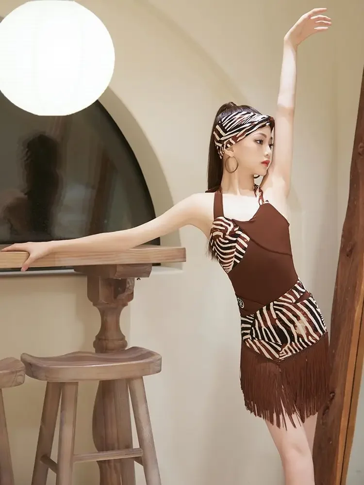 Vestido de baile latino para niñas, falda con borlas, traje de competición profesional, entrenamiento de baile para niños, traje de escenario de alta gama, disfraz de Tango