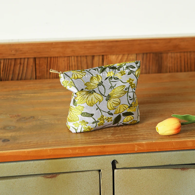 Women's Cosmetic Bag Small Flower Portable Cosmetics Storage Bag Commuter Lipstick Envelope Coin Purse Travel Liner Bag Key Case