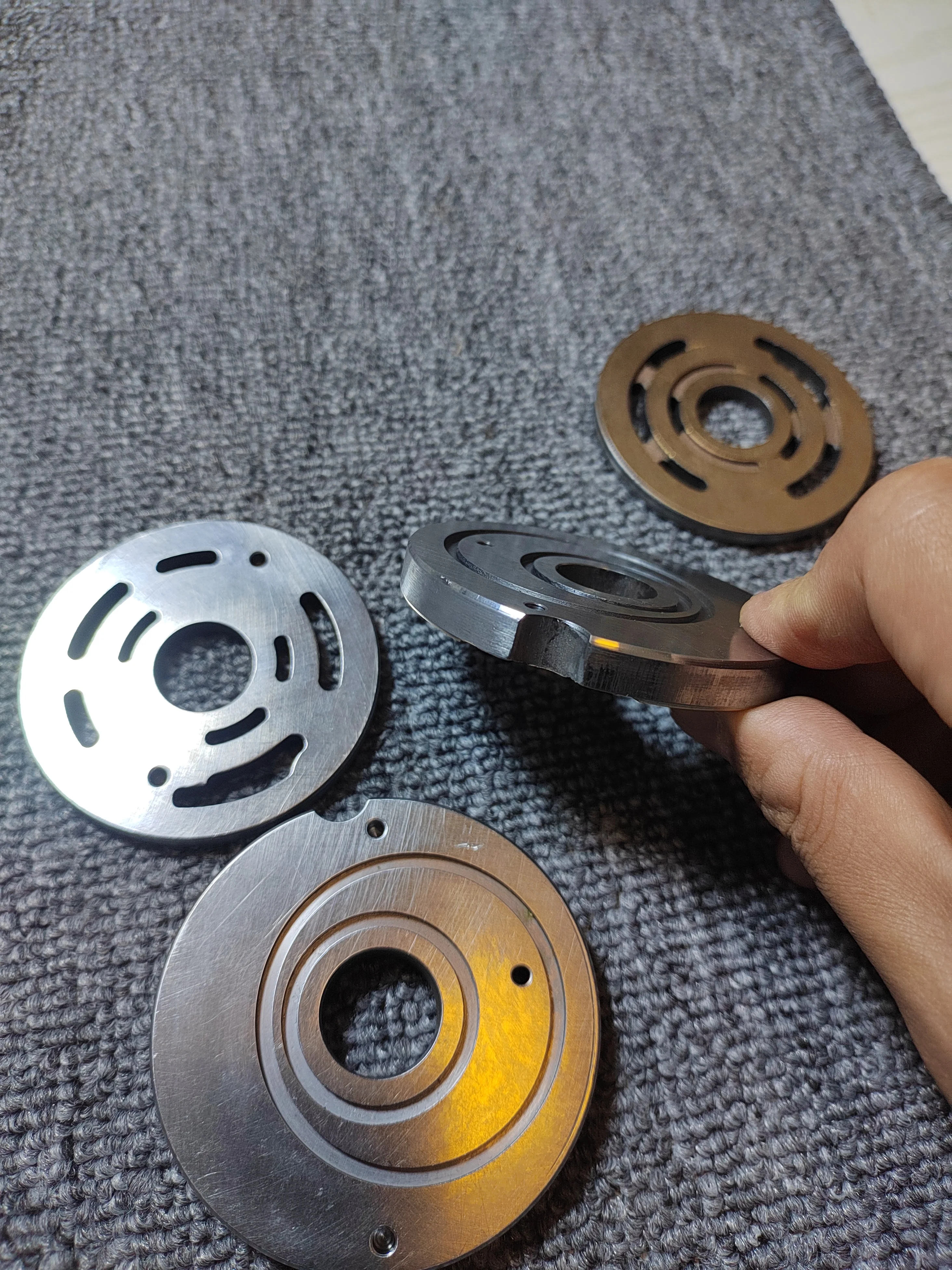 

2pcs VP oil pump oil distribution plate VP15/20/30/40 Low pressure variable vane pump motor parts hydraulic components