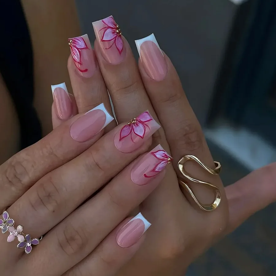 24 piezas uñas postizas francesas rosas con flores blancas impresas, cortas cuadradas, simples y elegantes 5