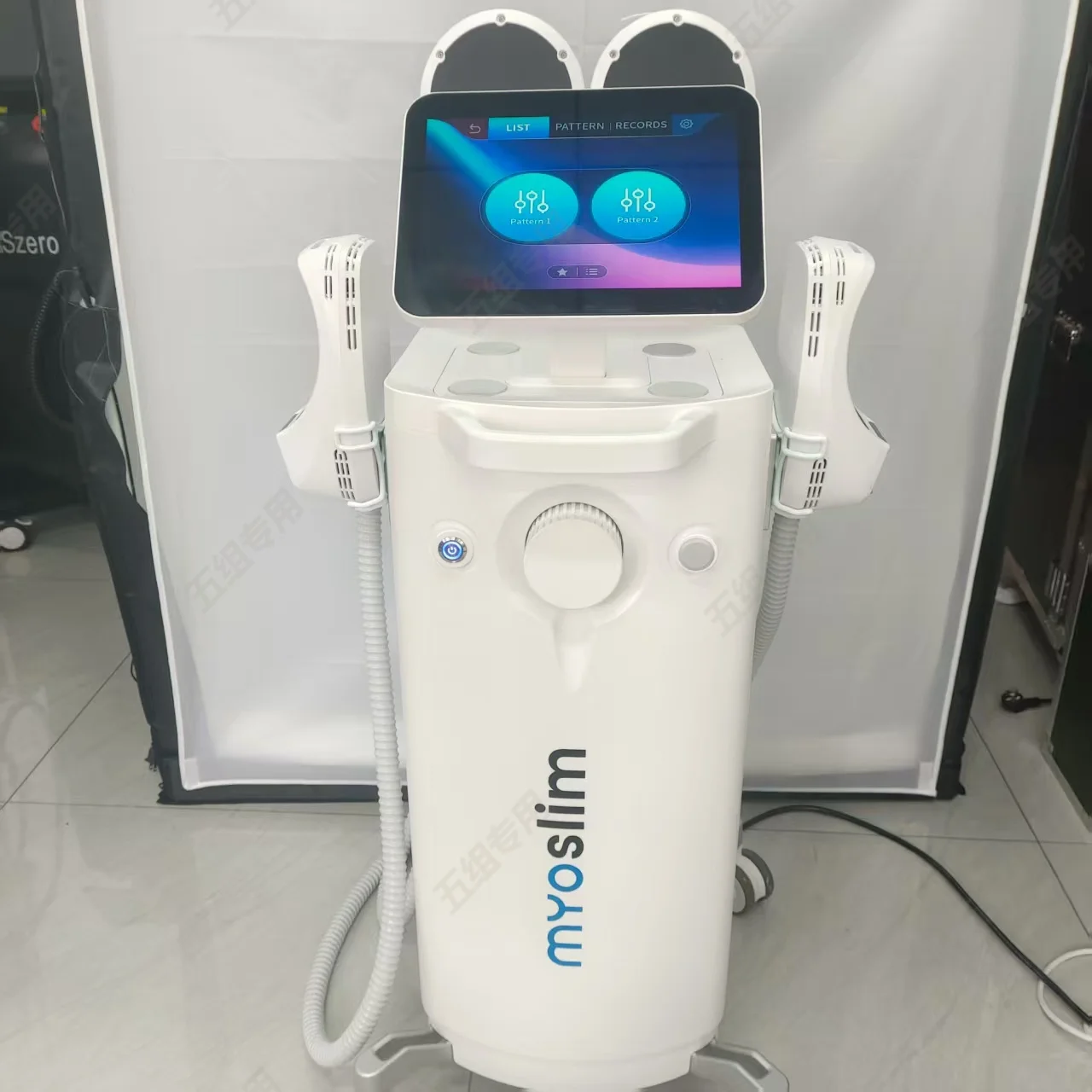 새로운 Myoslim Professional 6500w EMS 전자기 바디 조각 기계 NEO RF 노바 근육 자극 슬리밍 화이트 수직