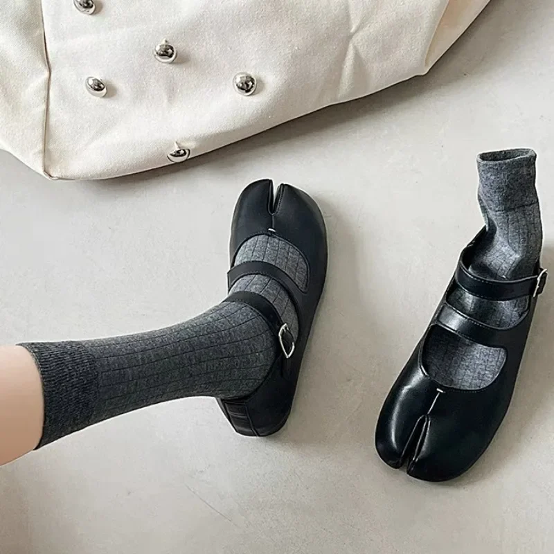 Calcetines japoneses nuevos Tabi Toe para hombres y mujeres, calcetines Harajuku desodorante sudoroso, calcetines transpirables de dos dedos, chanclas tipo kimono, calcetín de separación del dedo