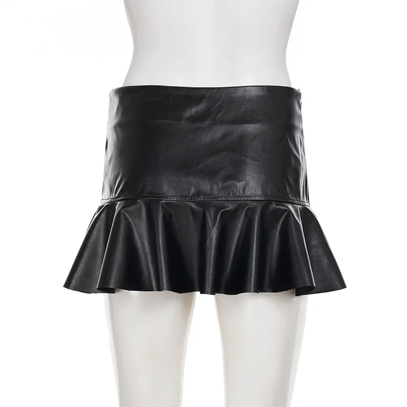 تنورة سبايس جيرل عالية الخصر بمسامير غير منتظمة من جلد البولي يوريثان