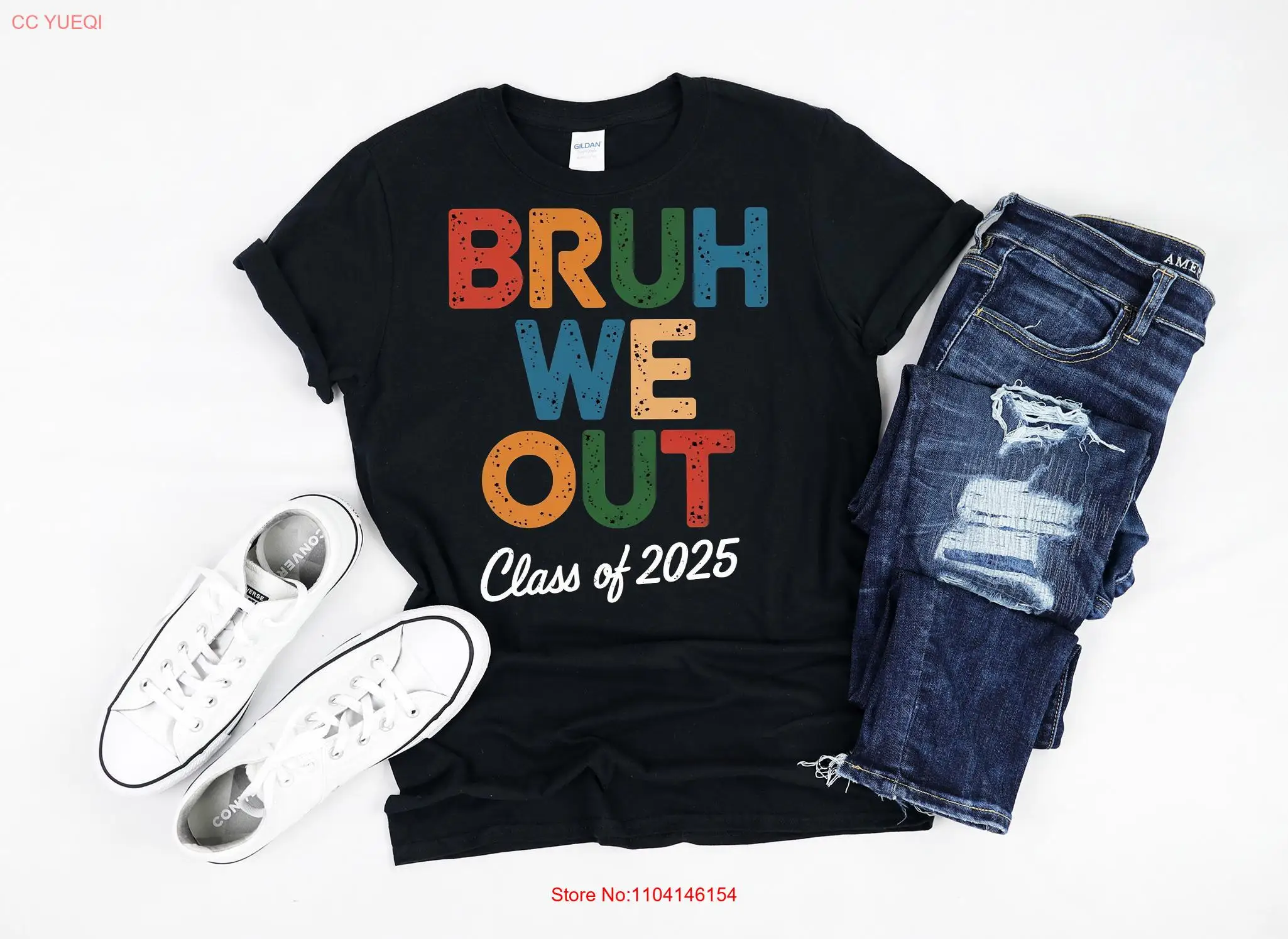 

Футболка Bruh We Out Class of 2025 Выпускной для пожилых людей Выпускник в последний день Школа с длинными или короткими рукавами