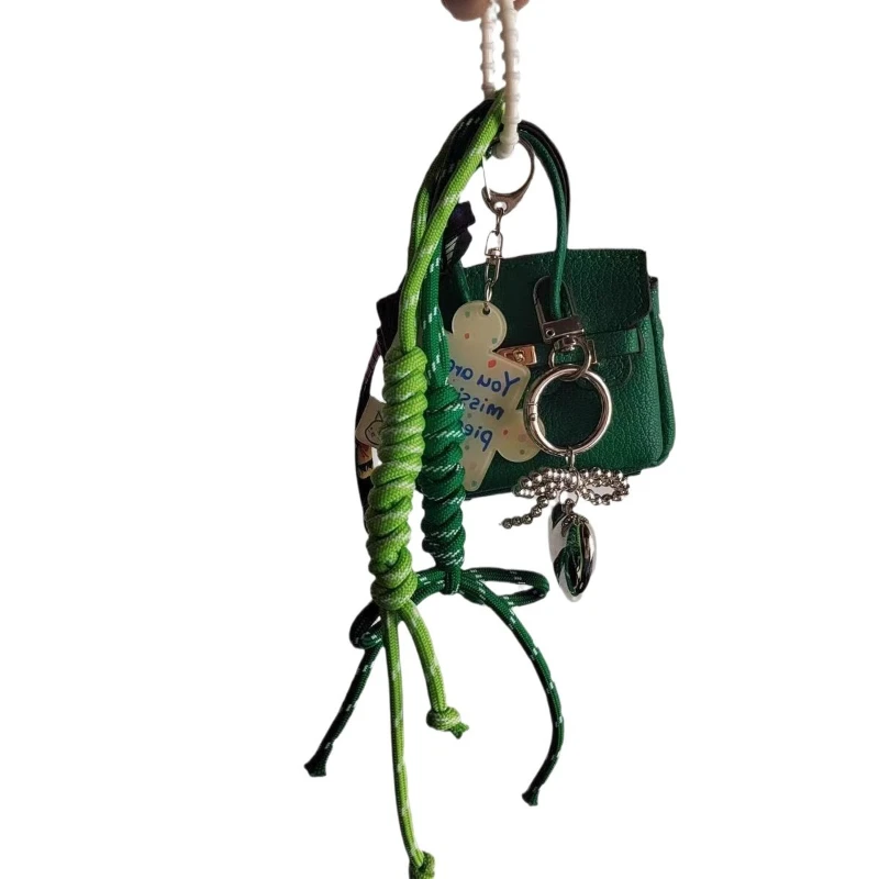 Новая подвеска для сумки Maximalist — универсальный аксессуар с подходящим ремешком, подходит как брелок