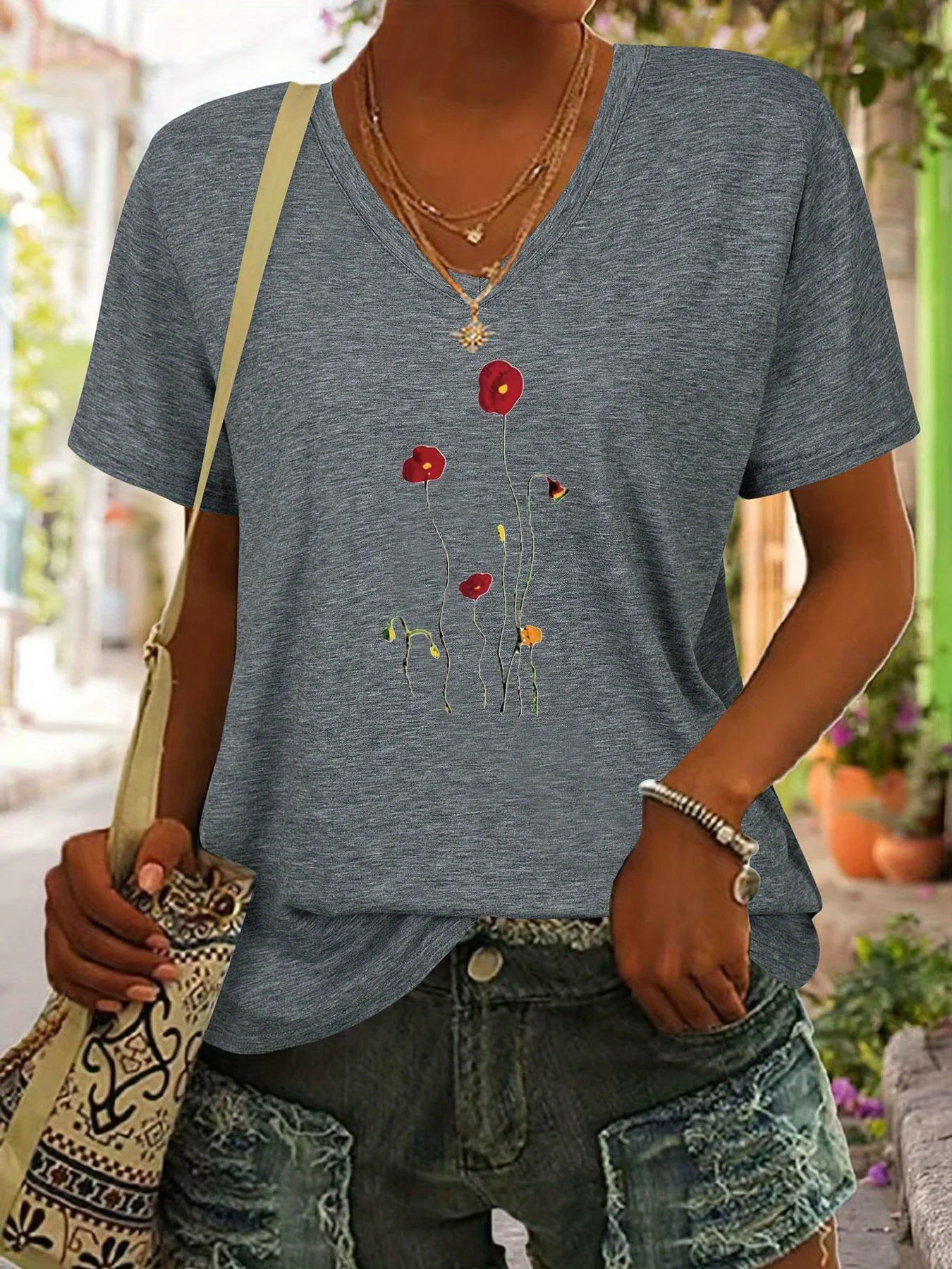 Hand-painted poppy flower love, printed women's V-neck short-sleeved T-shirt, soft fabric, women's short-sleeved top