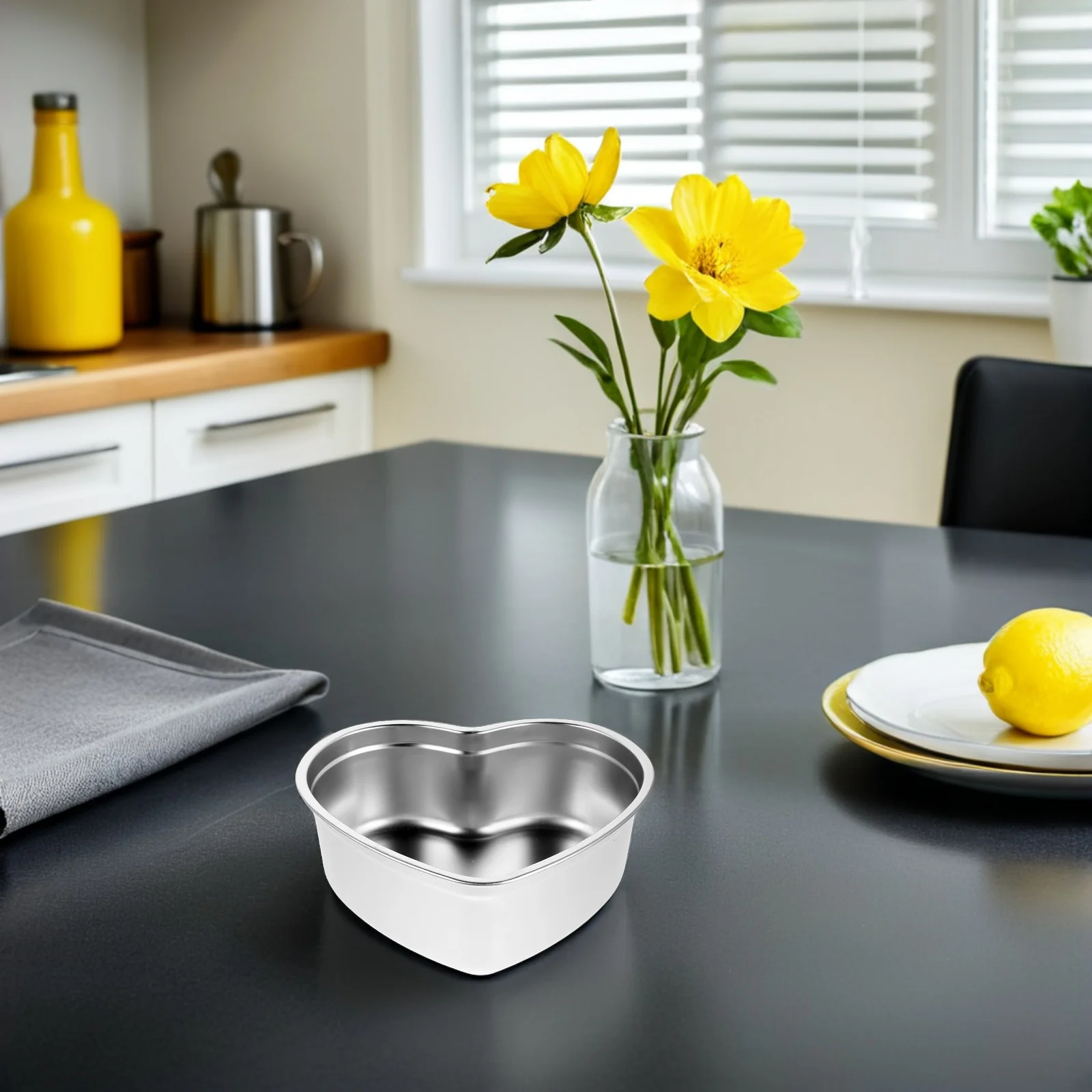 

Stainless Steel Heart Serving Bowl Snack Tray Sauce Plate Condiment Dish Jewelry Display Fruit Candy Plate for Entertaining