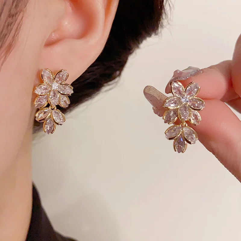 

SIANCOLARY Shiny Crystal Flower Shape Zircon Fashion Dangle Drop Stud Earrings For Women Girl Jewelry Gift