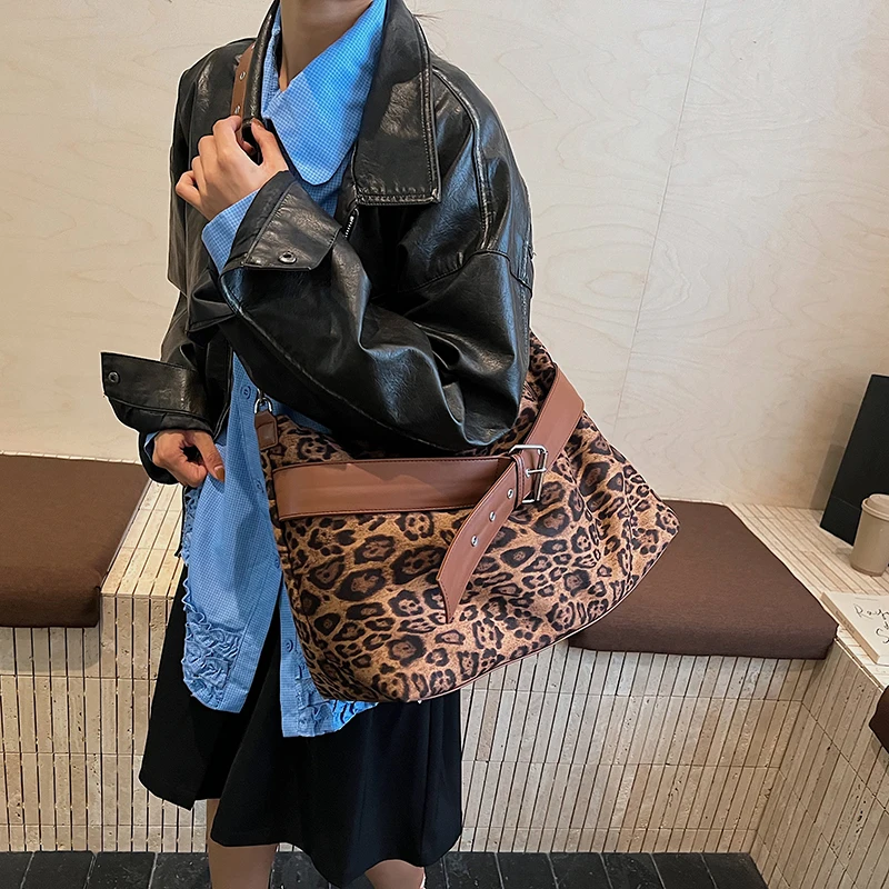 

XS2508 Retro Suede Leopard Print Bag for Women 2025 New Trendy Fashion Niche Underarm Bag Versatile Large Capacity Crossbody Bag