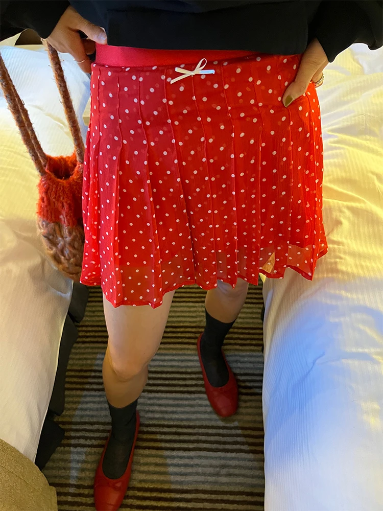 

Красная юбка-трапеция. Женская плиссированная юбка с цветочным принтом. Корейская полиэфирная ткань. Подходит для детей 25–2 лет.