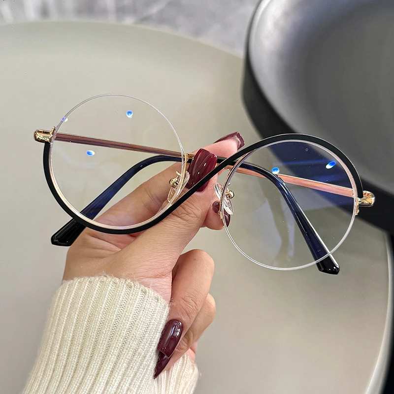 نظارات نسائية عصرية بإطار دائري شفاف مناسبة للارتداء اليومي خفيفة الوزن ومريحة