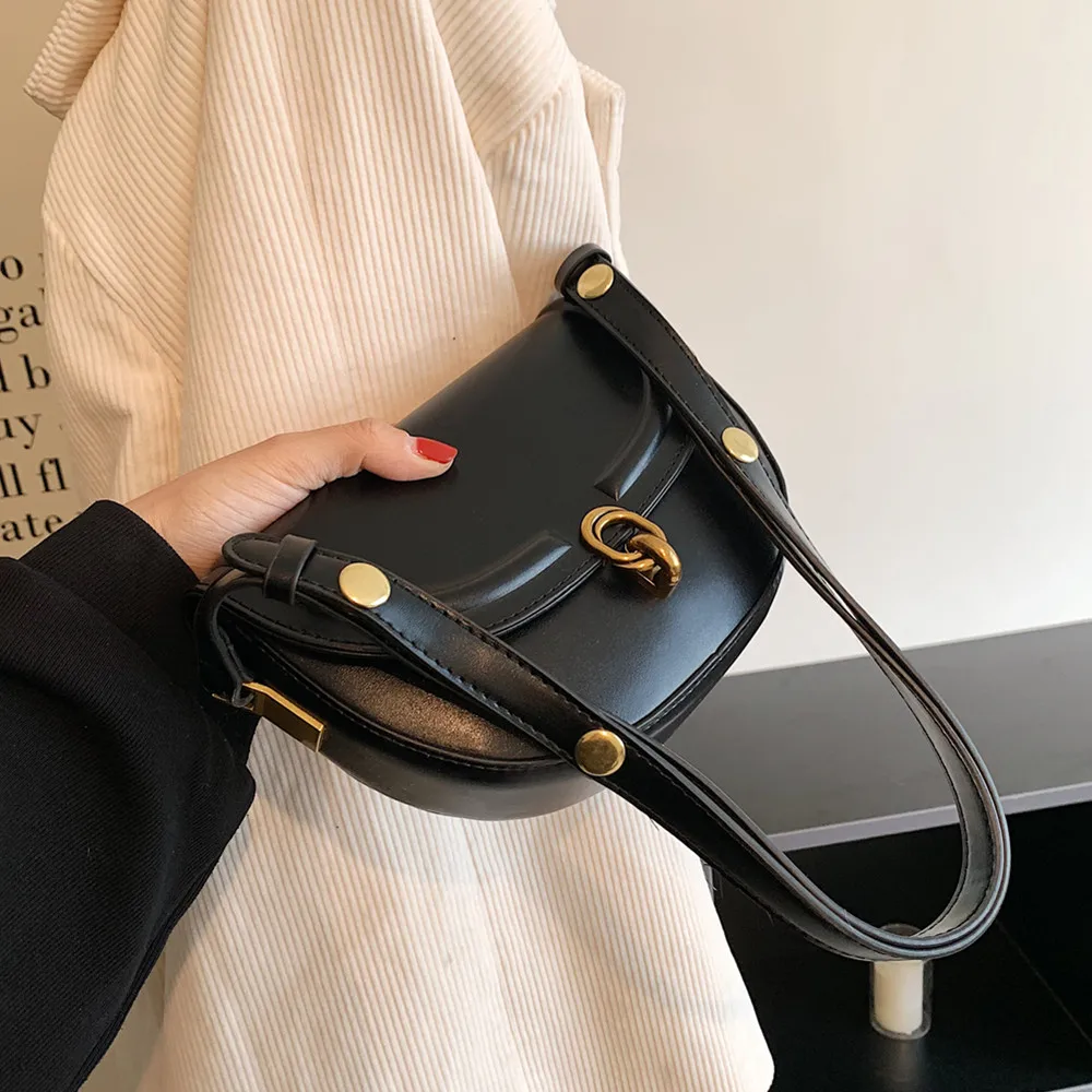 Kadınlar için Toptrends Eyer Küçük Crossbody Çanta 2025 Trend Tasarımcısı Koltukaltı Omuz Çantaları PU Deri Bayan Çanta Ve Cüzdanlar