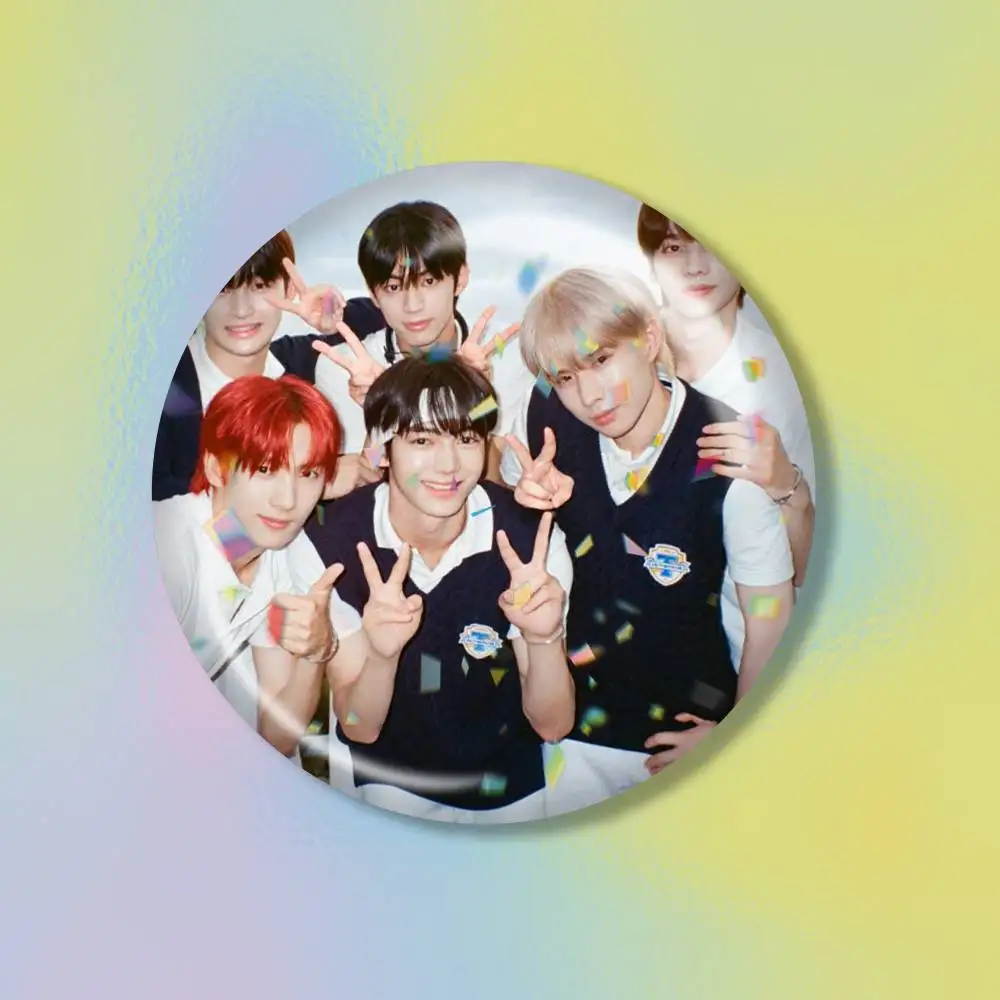 Kpop Group T-TWS  Brooch Metal Decorative Brooch Pins for Backpack Clothes Jacket Accessories,Souvenir.