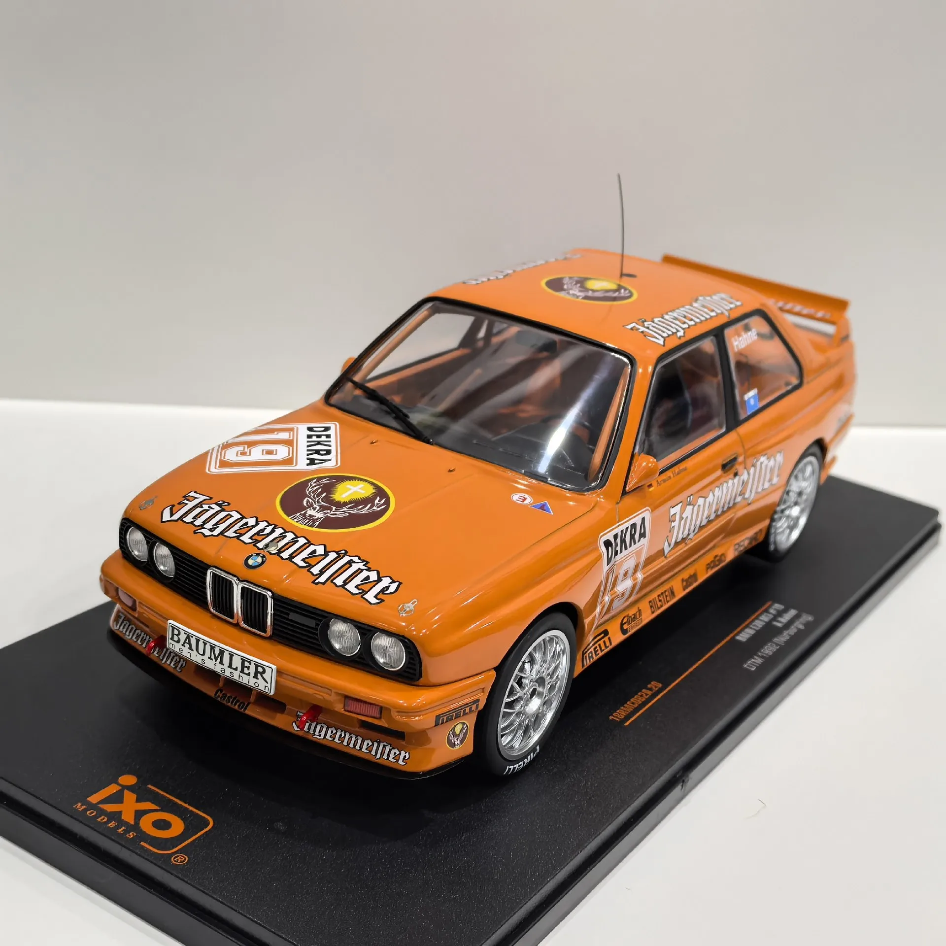 

Diecast IXO 1/18 Scale BMW E30 M3 #19 1992 BMW Racing Alloy Car Model Collectible Toy Gift Souvenir Display Ornament