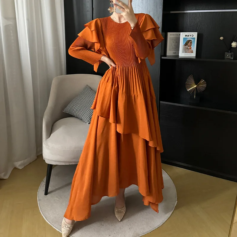 Fashion Pleated Long Dress 2024 Spring/Summer Design Sense Crew-neck Long Sleeve Pleated Dresses Temperament Female Clothing