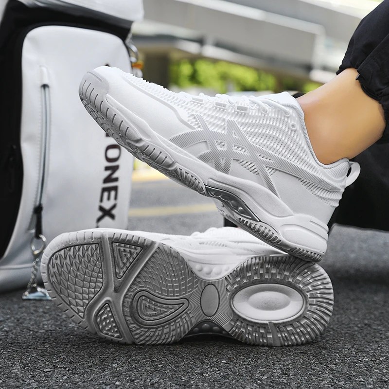 Men Professional Volleyball Shoes Unisex Sports Breathable Damping Shoes Women Mesh Wear-resistant Sneakers Badminton Shoes New