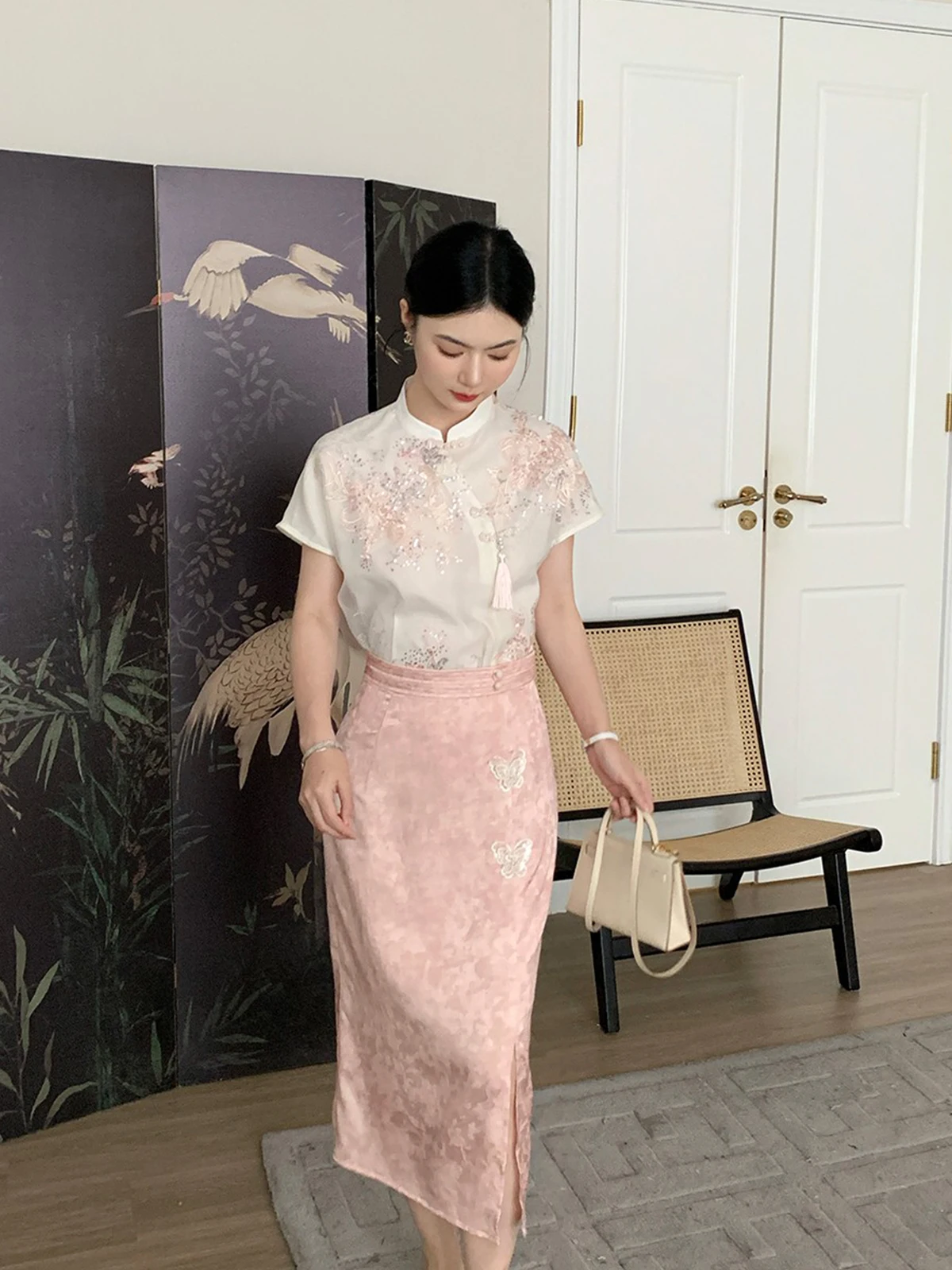 

New Chinese Sle T-irt Women's ort Sve Embroidery Top Knot Loose Fit Summer Casual Faion Set