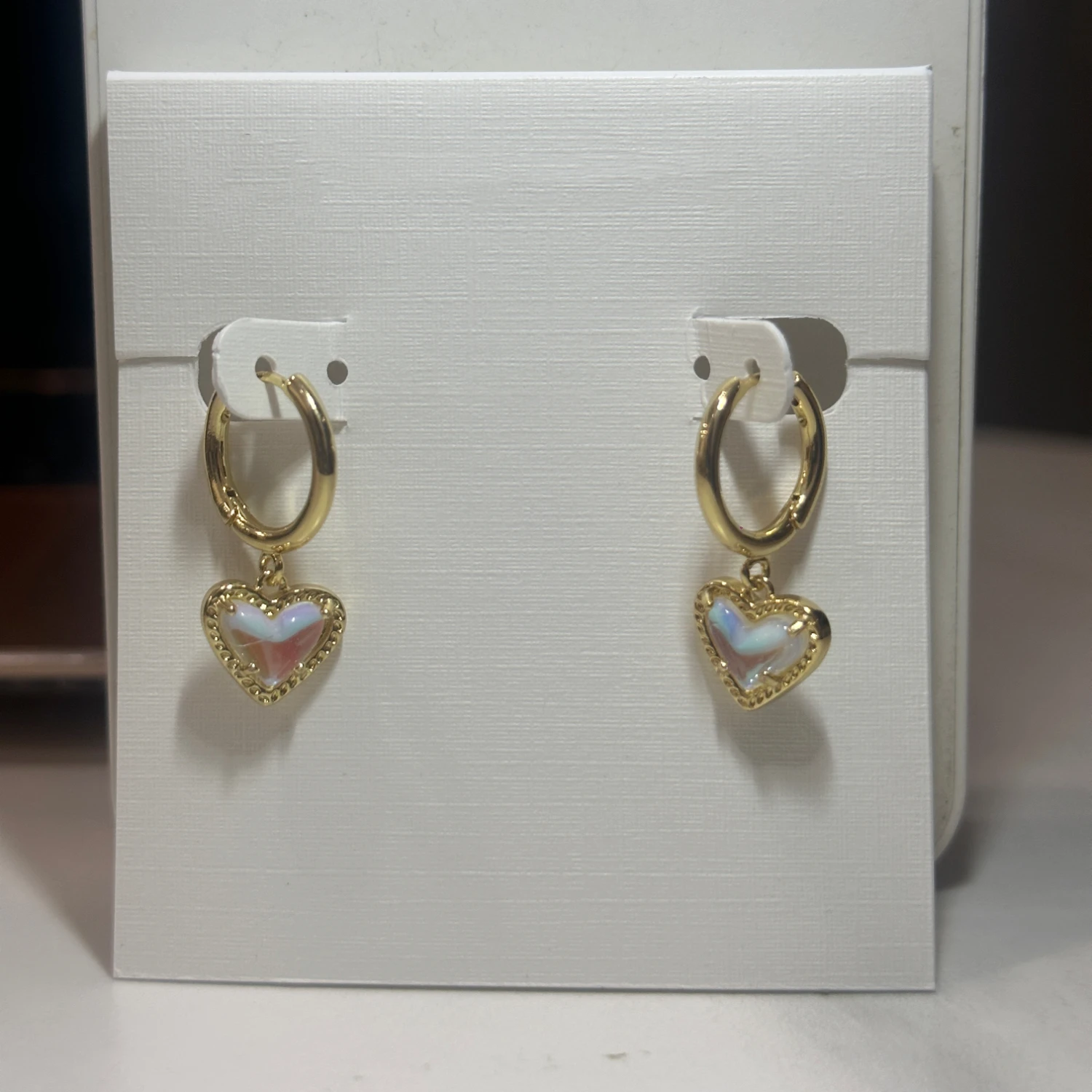 YEEVAA Ari anting-anting Hoop Drusy batu kristal hati Huggie untuk wanita perhiasan mode, hadiah unik