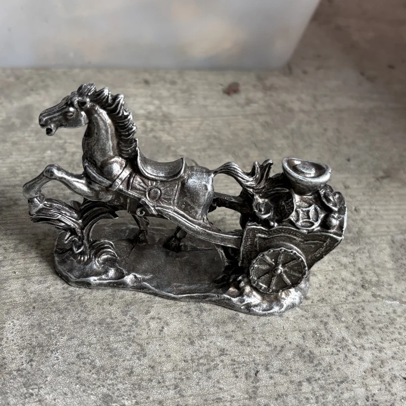 Miscellaneous vintage -shaped horse-drawn carriage with gold ingots, white copper ornaments, hand-carved silver decorati