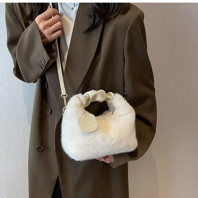 2023 New Faux Fur Winter Handbags for Women Warm Plush Tote Bag Cute Wallets Designer Shoulder Bag Ladies Female Casual Purses