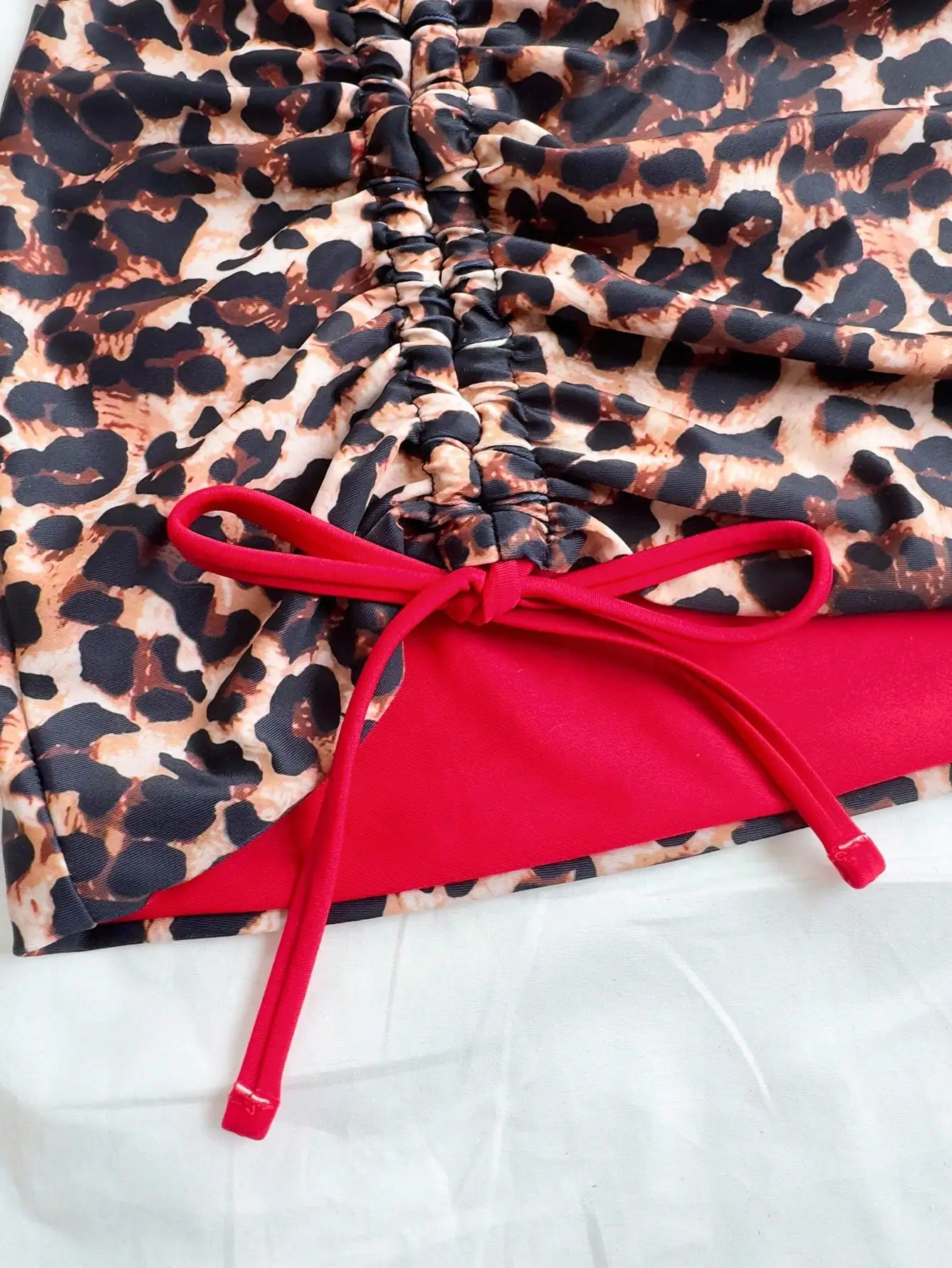 

Plus Size Reversible 3-Piece Bikini Set With Leopard And Solid Red Sides For Beach Summer Wear