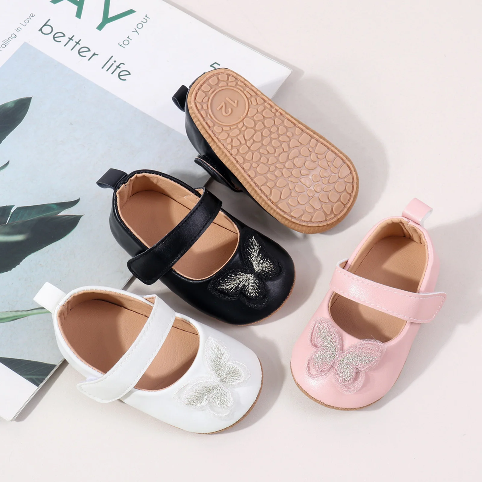 

Туфли принцессы для маленьких девочек, мягкая искусственная кожа с нескользящей подошвой и бабочкой, обувь для первых ходунков, обувь для малышей