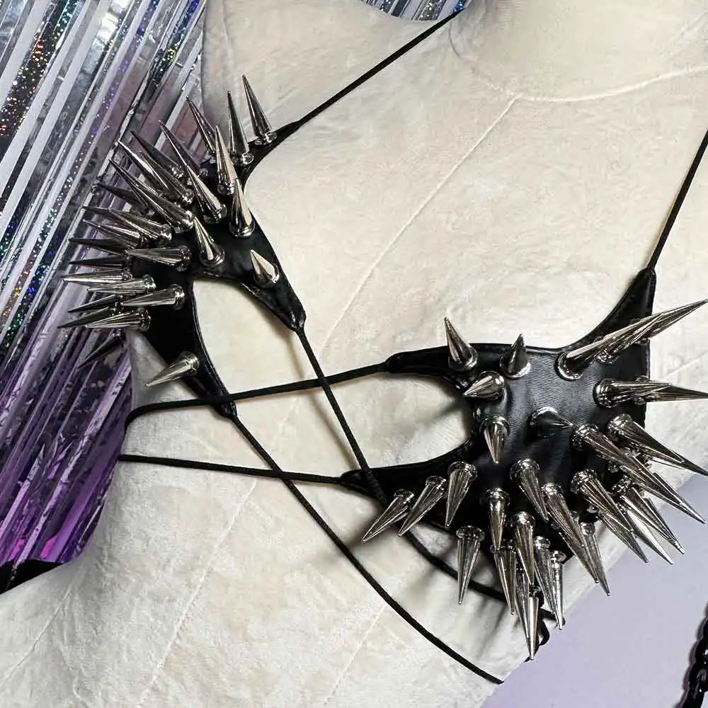 Goth Top Y2K Clothes Women's Tanks Emo Clothing Gothic Crop Tops with Spikes Punk Rock Teens ALT Rave Festival Bra Grunge Vkei