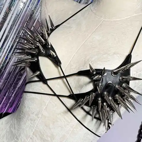 Goth Top Y2K Clothes Women's Tanks Emo Clothing Gothic Crop Tops with Spikes Punk Rock Teens ALT Rave Festival Bra Grunge Vkei