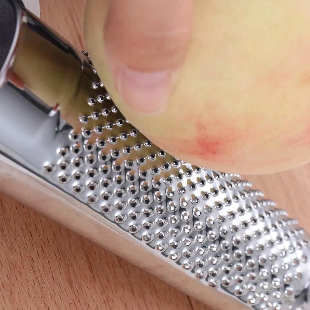 

Versatile Stainless Steel Nutmeg Grater Hand Held Rustproof Cheese Grater Hangable Citrus Zester Lemon