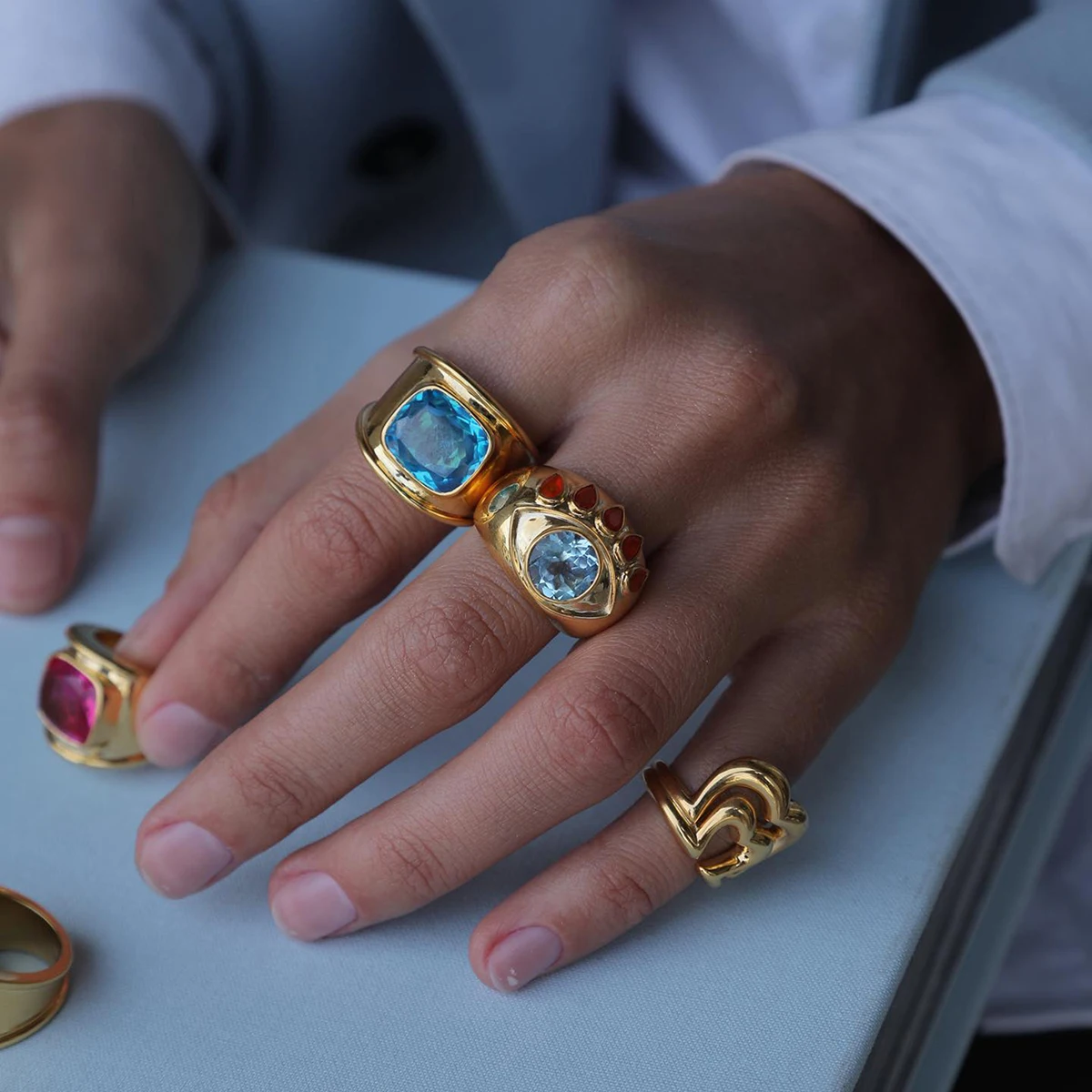 Youthway الوردي زركونيا واسعة الصب الدائري الفولاذ المقاوم للصدأ عالية الجودة فنجر مجوهرات العصرية الفاخرة تصميم خاتم الوافدين الجدد